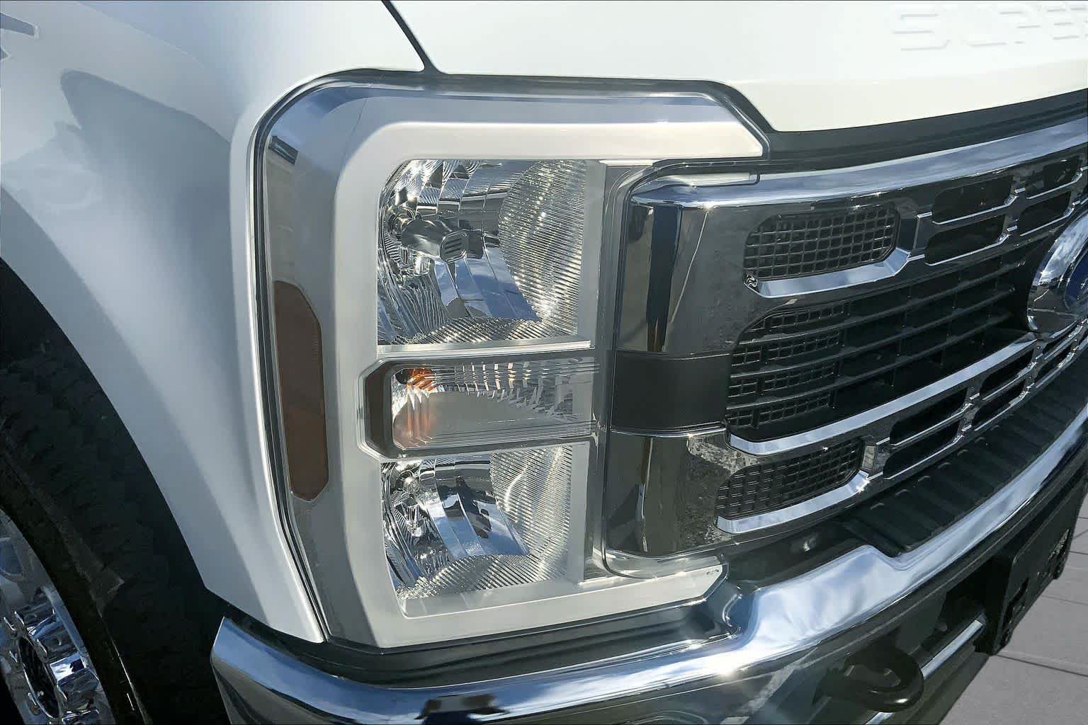 Certified Used 2025 Oxford White Ford XLT image 25
