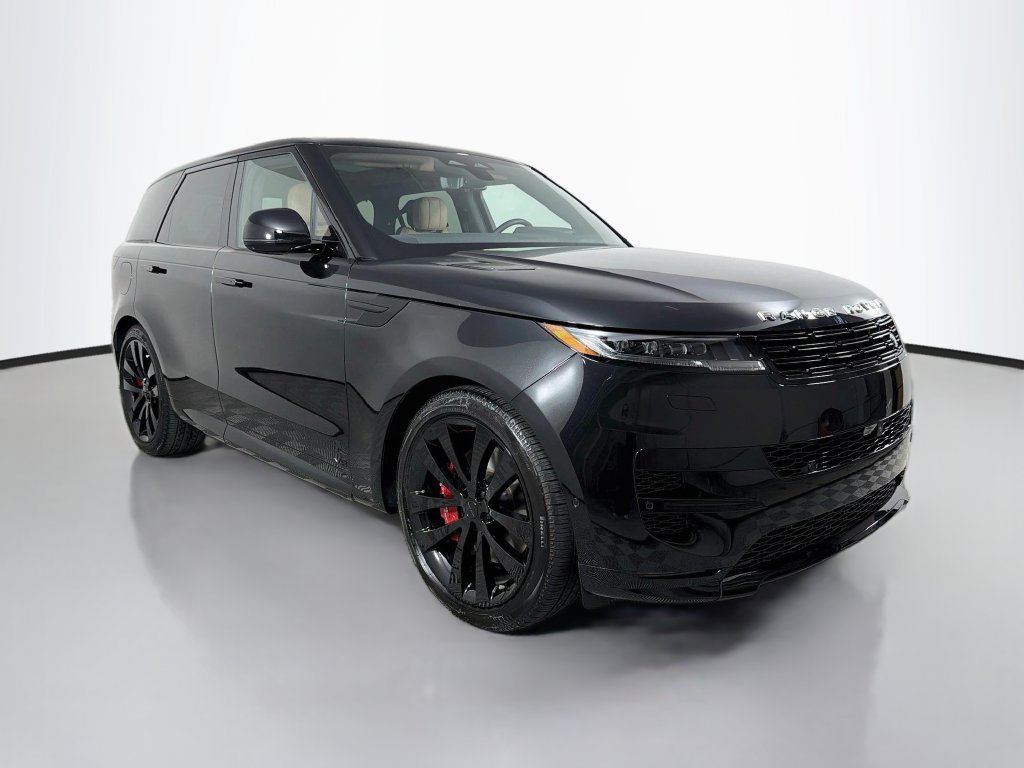 Used 2026 Black Land Rover Dynamic SE image 3