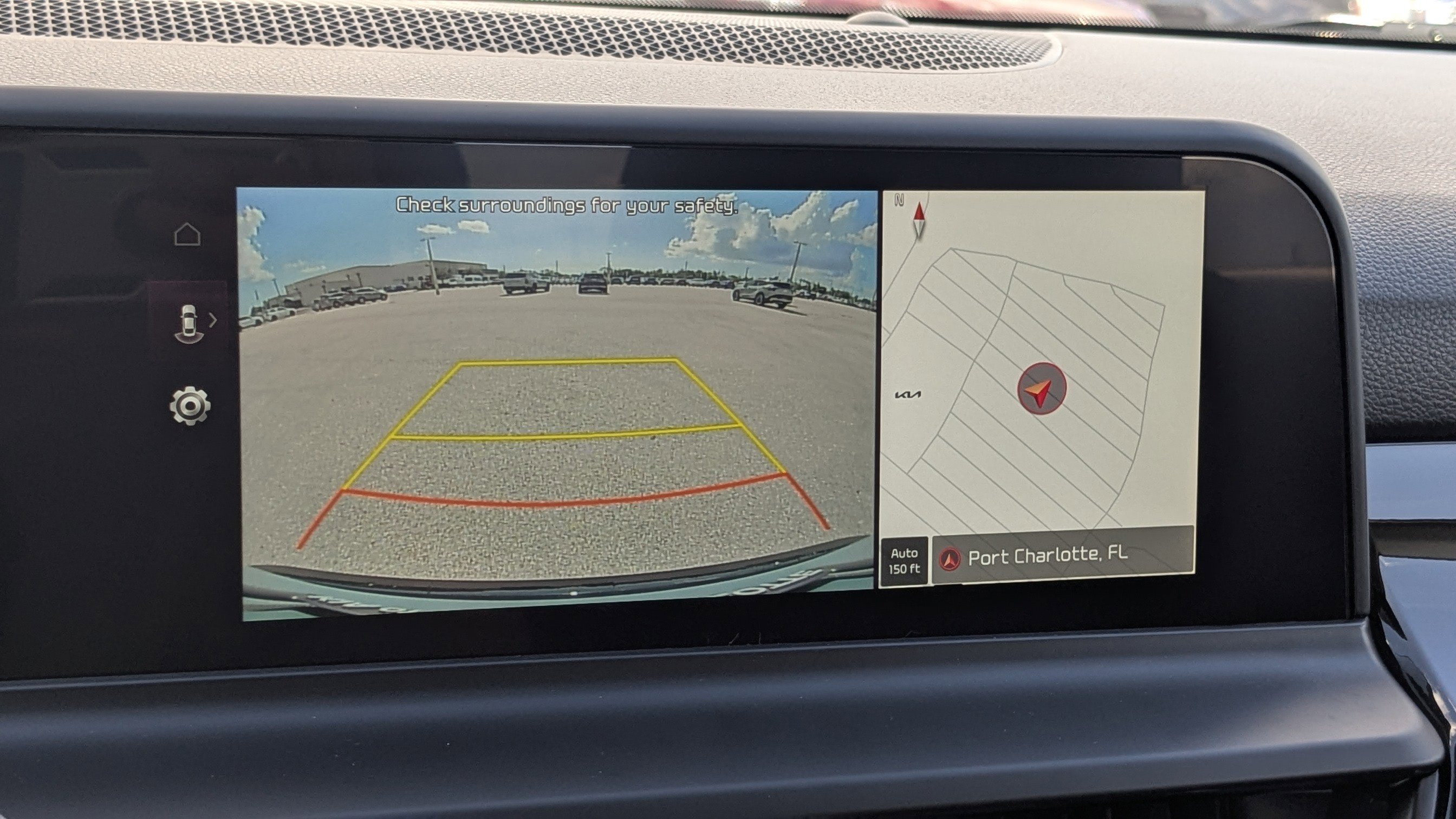 New 2026 Pluton Blue / Black Roof Kia S image 24