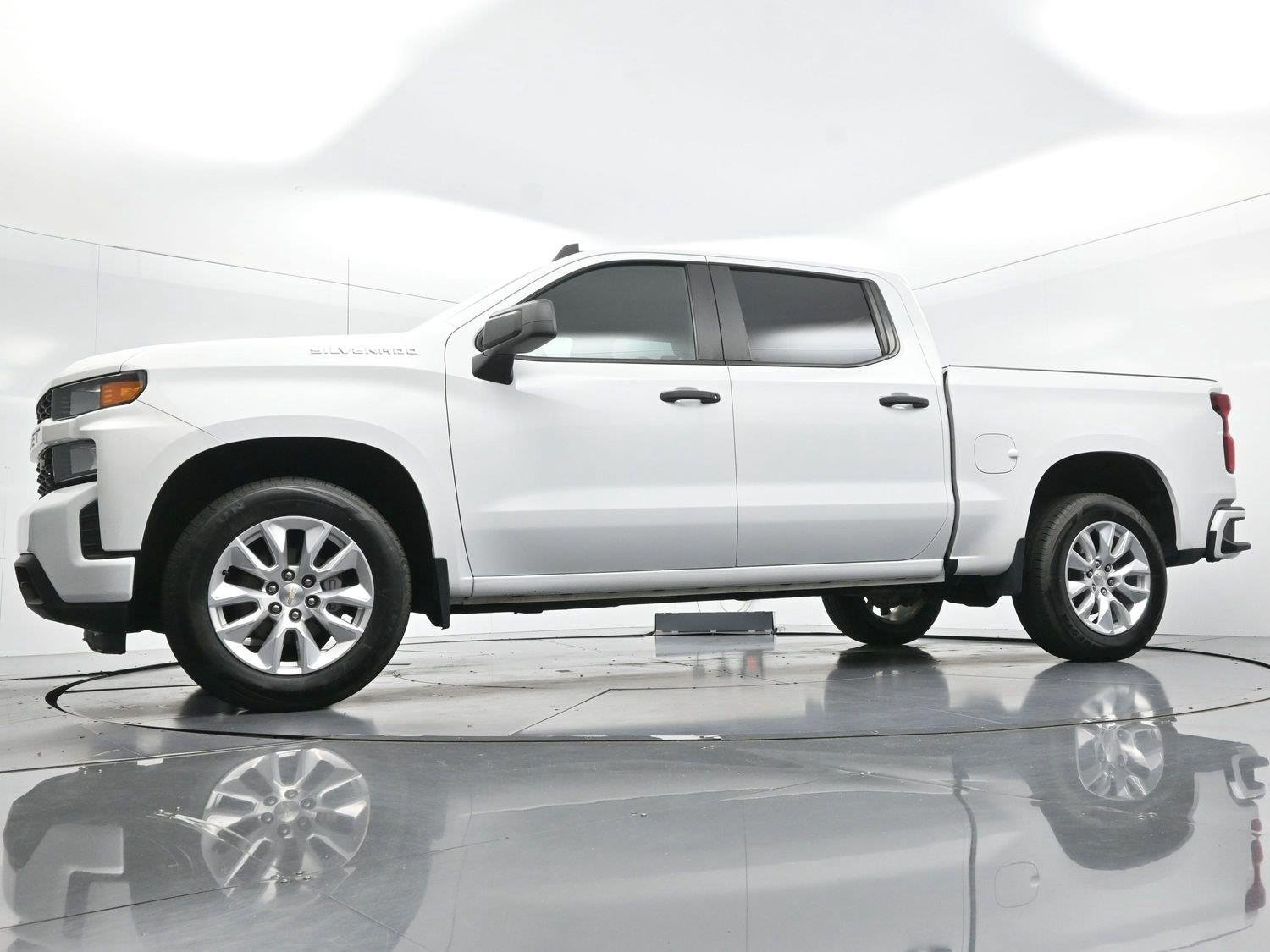 Used 2022 Summit White Chevrolet Custom image 44