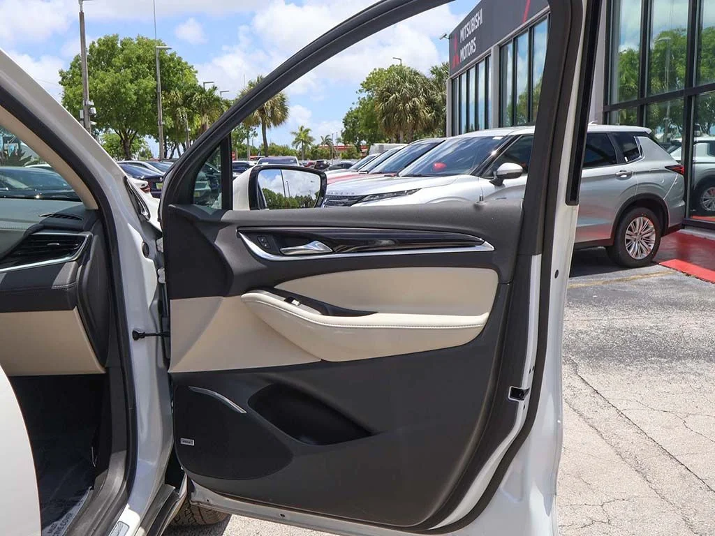 Used 2023 White Buick Premium Group image 30