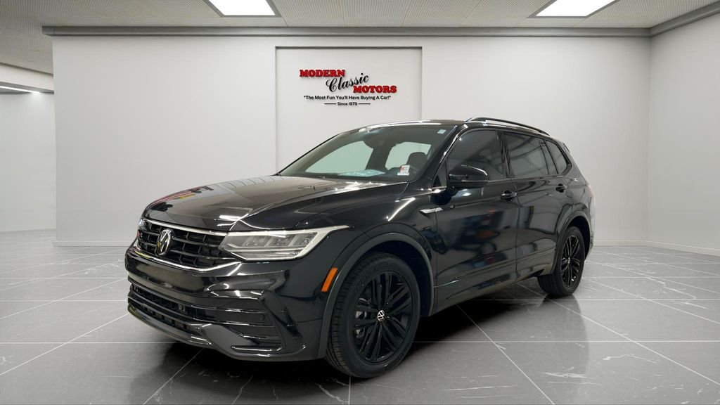 Used 2022 Black Volkswagen 2.0T SE R-Line Black image 3