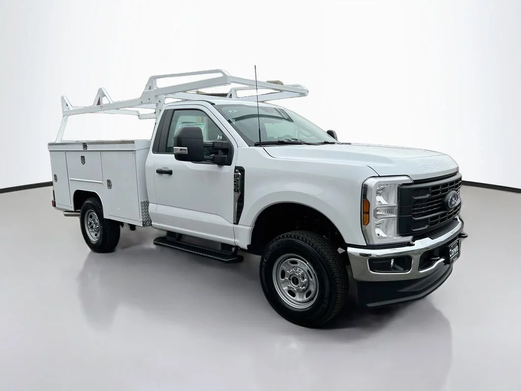 New 2026 Oxford White Ford XL image 1