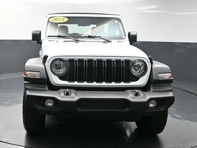 Used 2024 White Jeep Sport image 2