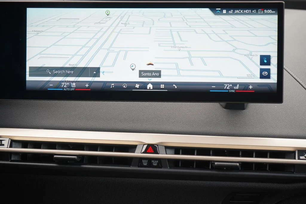 2026 BMW iX 45 - Photo 14