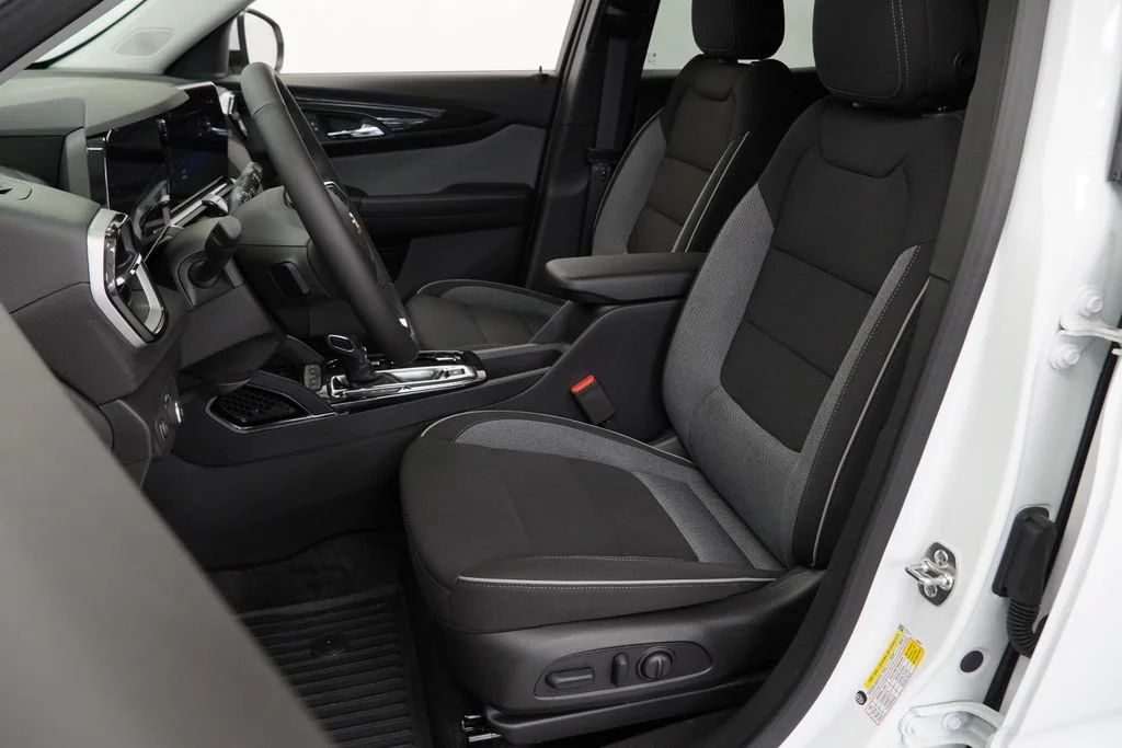 New 2026 Summit White Chevrolet LT image 6