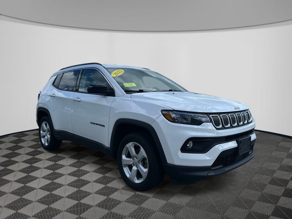 Used 2022 White Jeep Latitude image 7