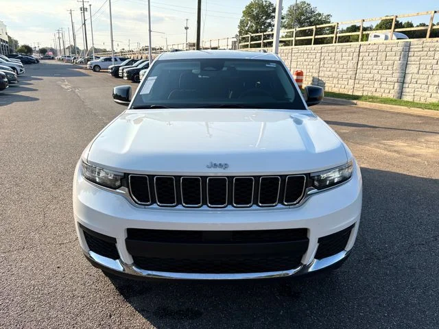 Used 2024 Bright White Clearcoat Jeep Laredo image 9