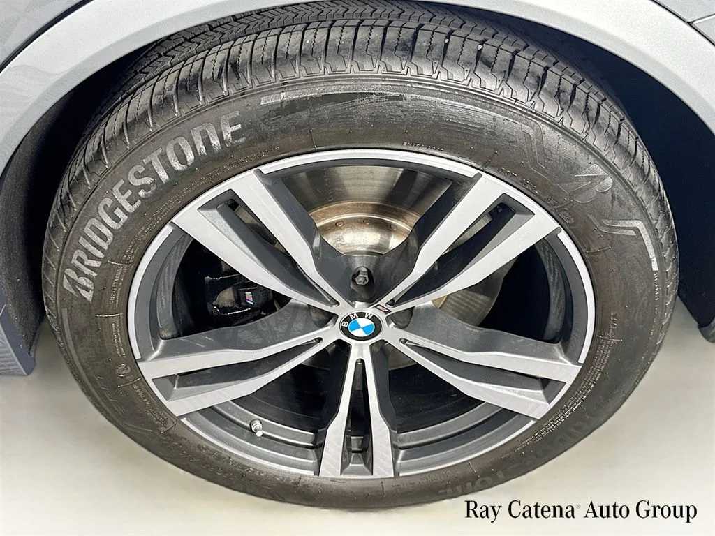 Used 2024 Gray BMW M60i image 34