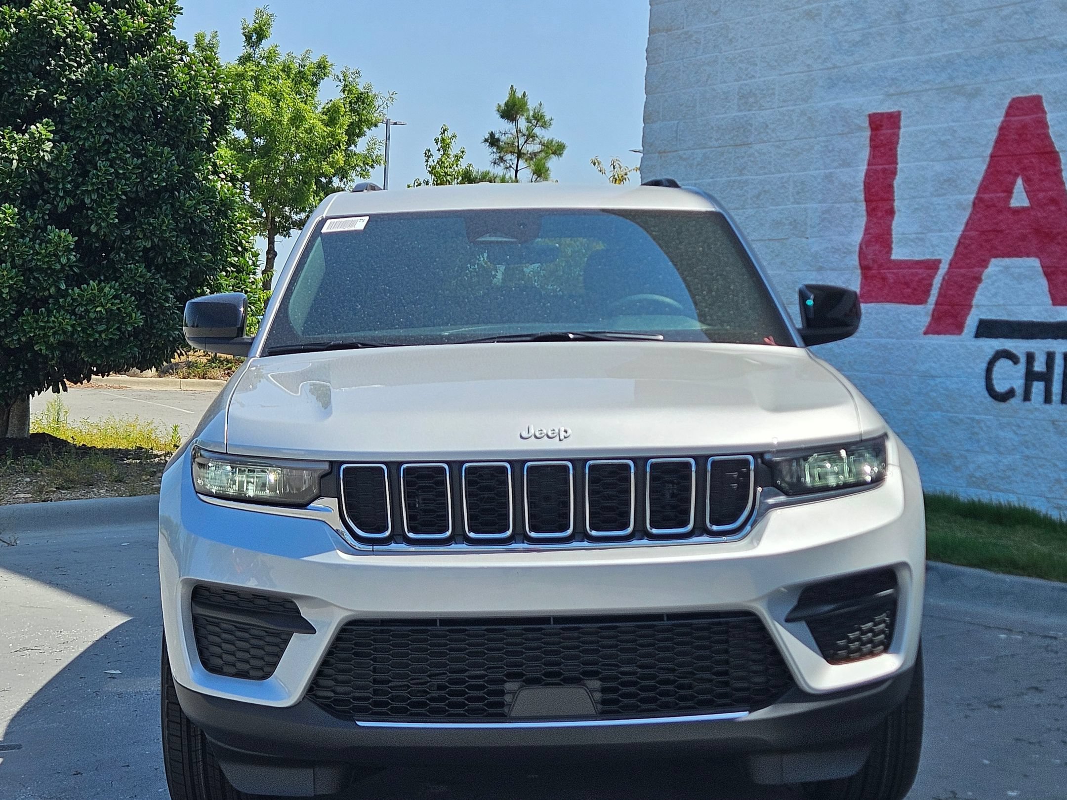 New 2026 Silver Zynith Jeep Laredo image 2