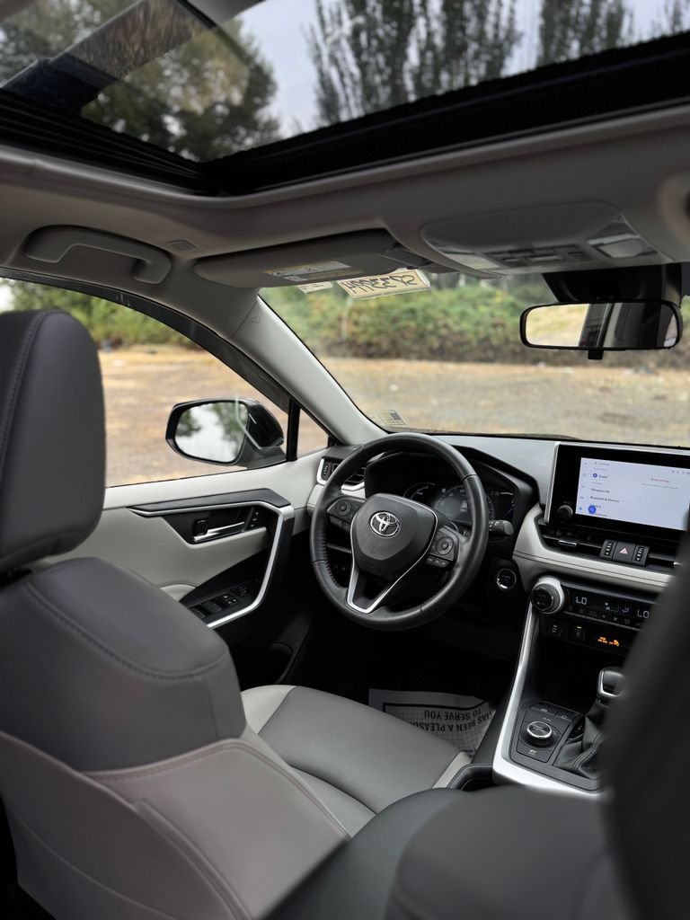 Used 2024 Blueprint Toyota XLE Premium image 26