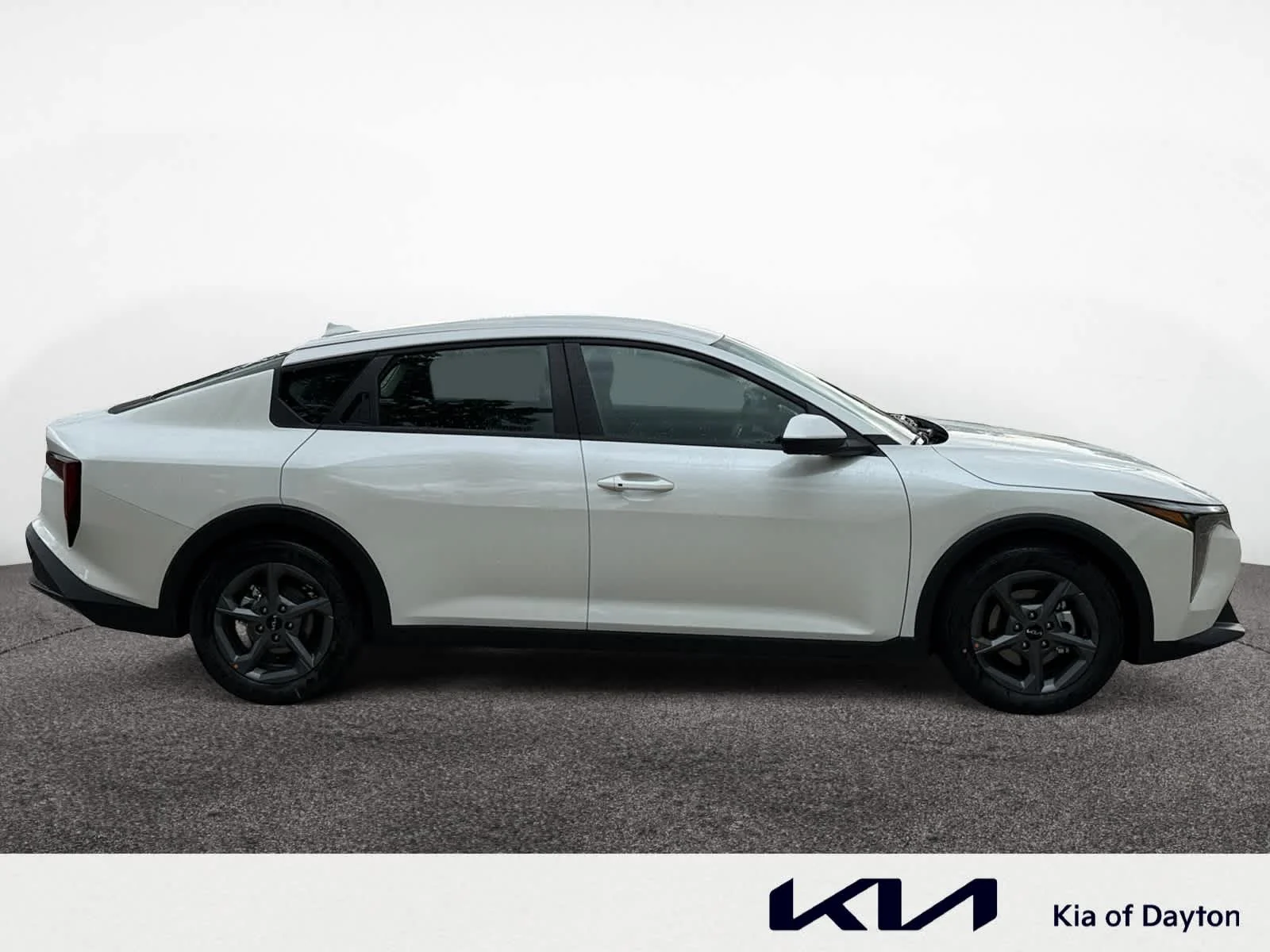 New 2026 Snow White Pearl Kia LXS image 4