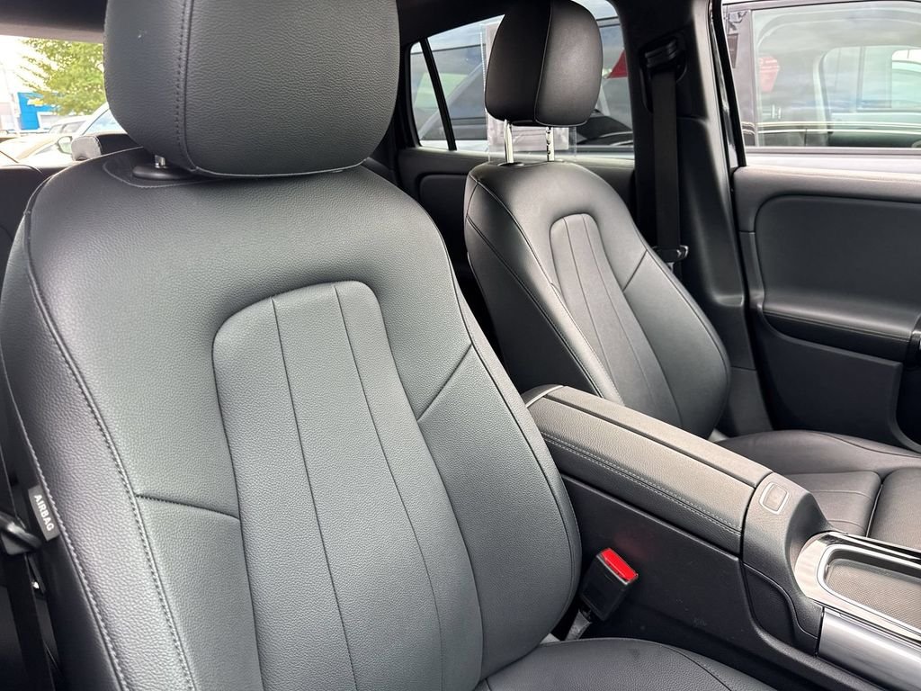 Used 2025  Mercedes-Benz GLA 250 image 21