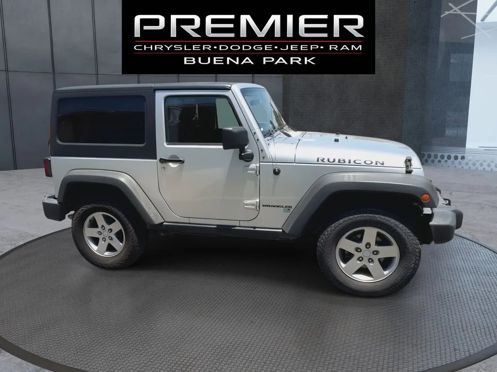 Used 2011 Silver Jeep Rubicon image 9