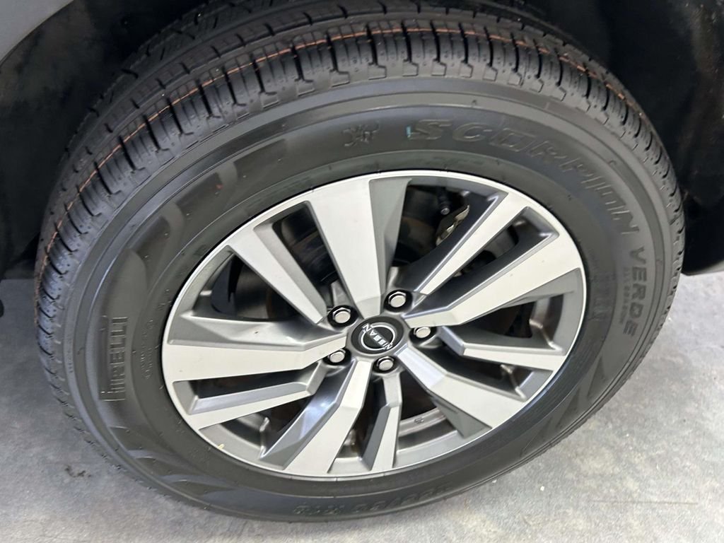 Used 2025 Silver Nissan SL image 8