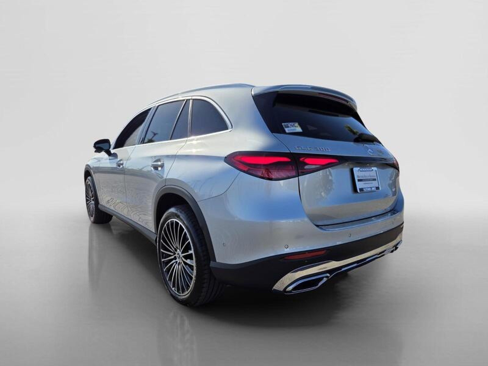 New 2026 Cirrus Silver Metallic Mercedes-Benz GLC 300 SUV image 3
