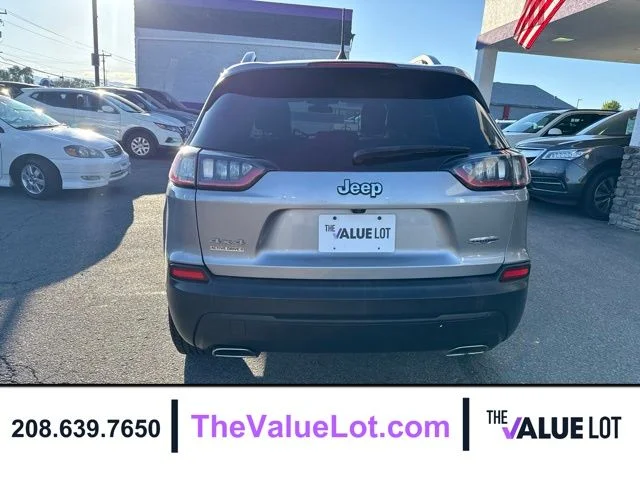 Used 2019 Silver Jeep Latitude Plus image 5