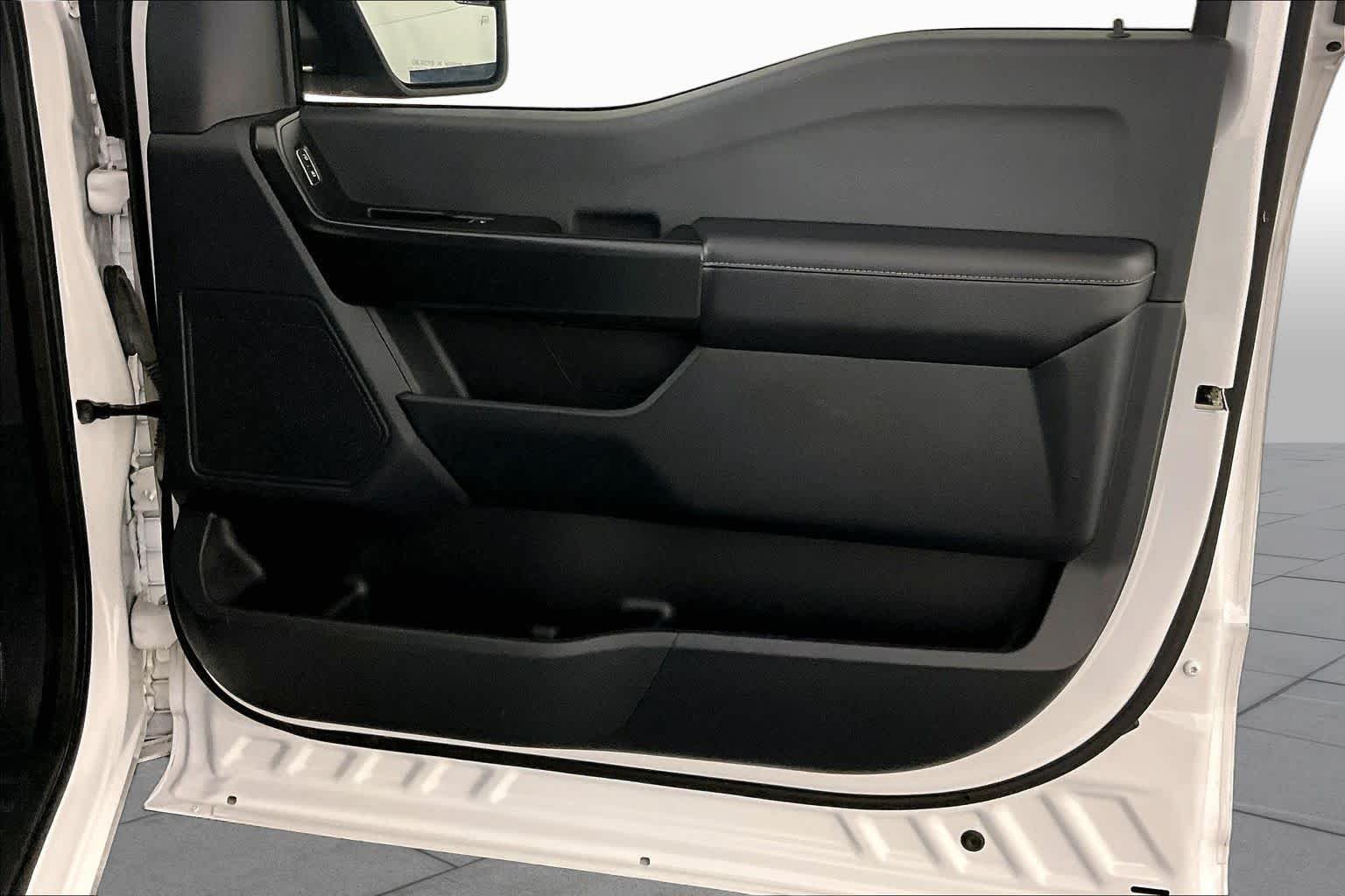 Used 2023 Oxford White Ford XL image 21