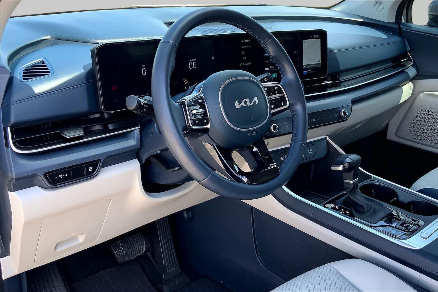 Used 2025 Ceramic Silver Kia EX image 17