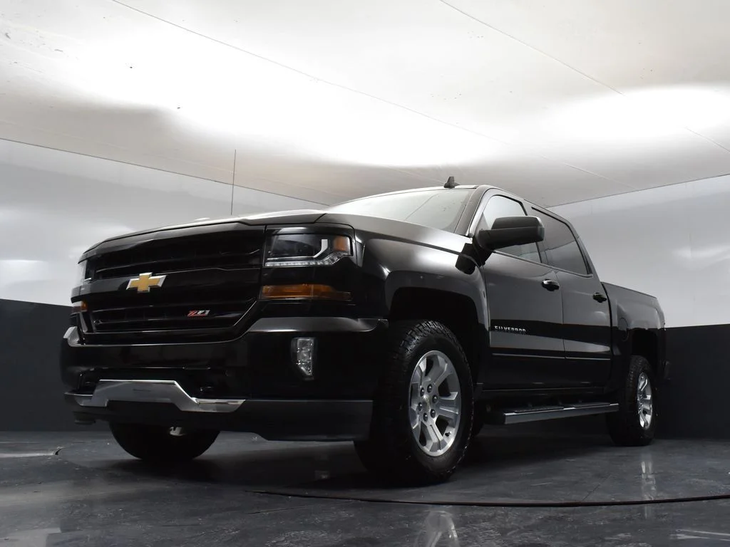 Used 2018 Black Chevrolet LT image 34