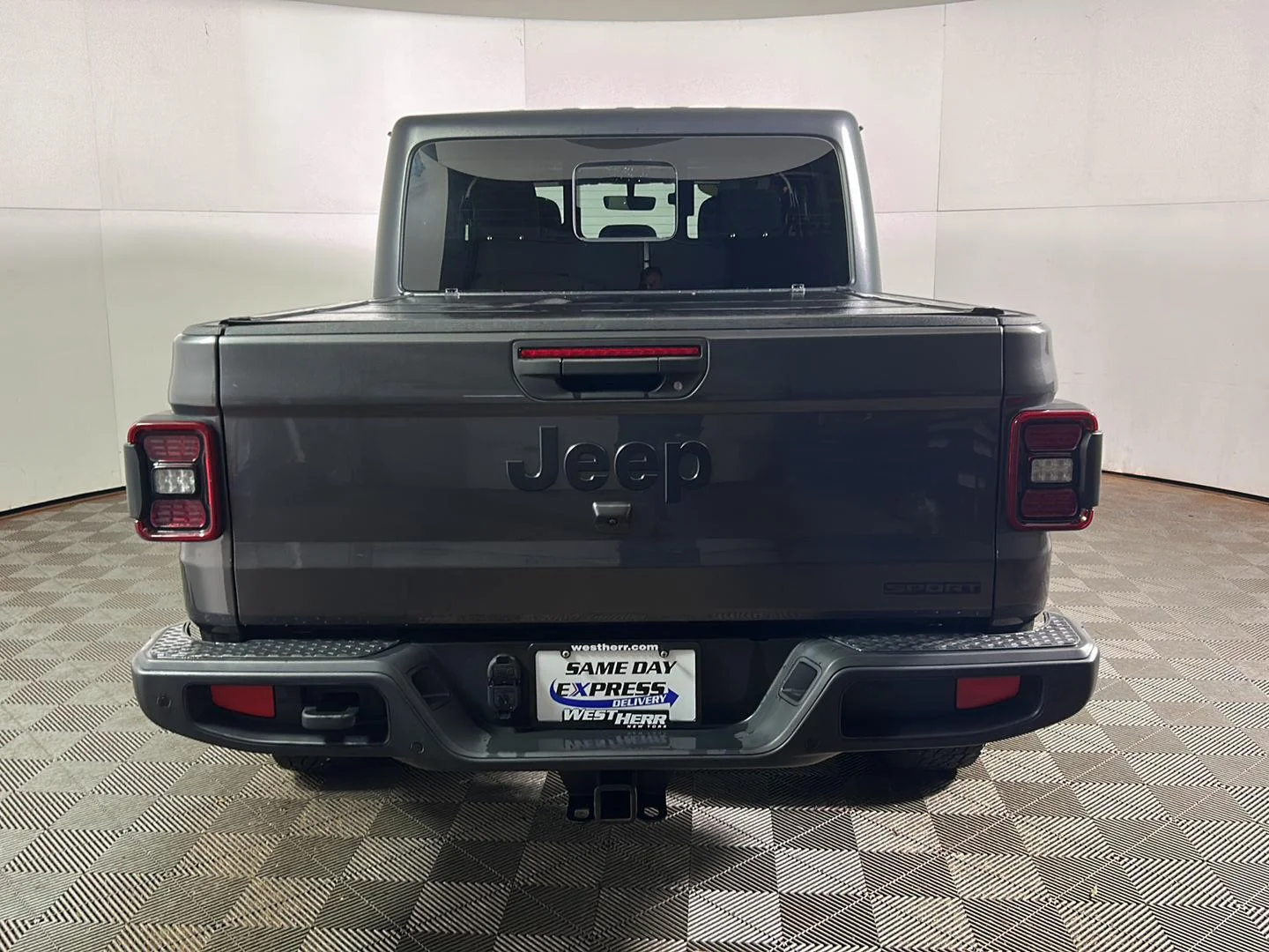 Used 2021 Granite Crystal Metallic Clearcoat Jeep Sport S image 8