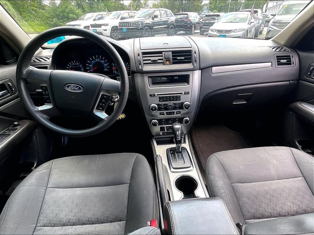 Used 2012 Blue Ford SE image 19