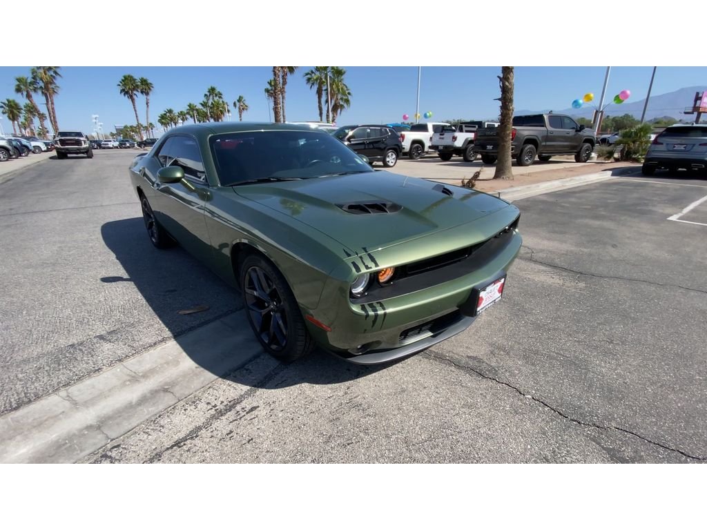 Used 2021 F8 Green Dodge SXT image 2