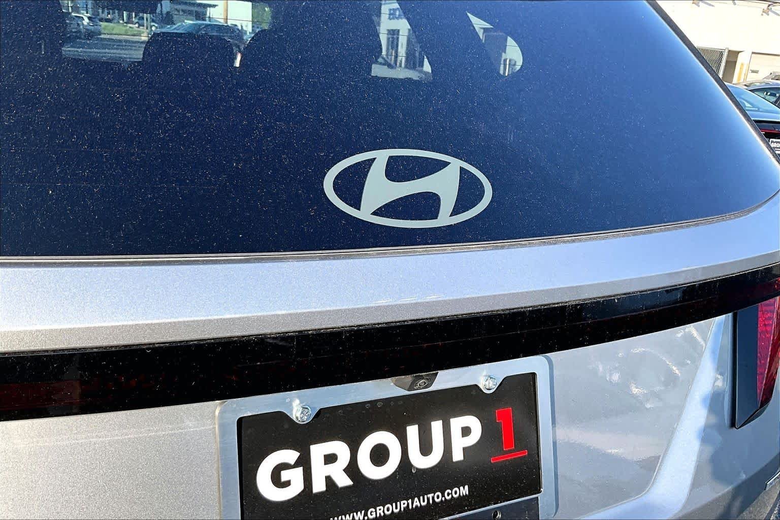 Used 2025 Shimmering Silver Hyundai SEL image 31