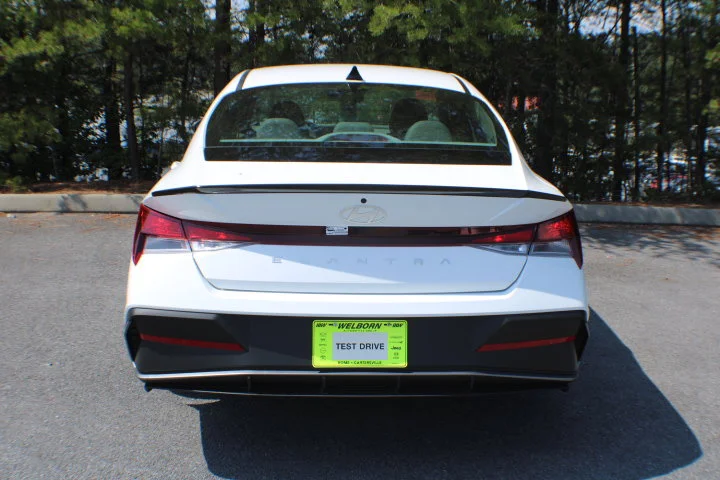 Used 2026 White Hyundai SEL Sport image 14