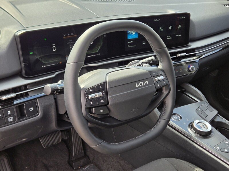 New 2027 Fusion Black Kia S image 10