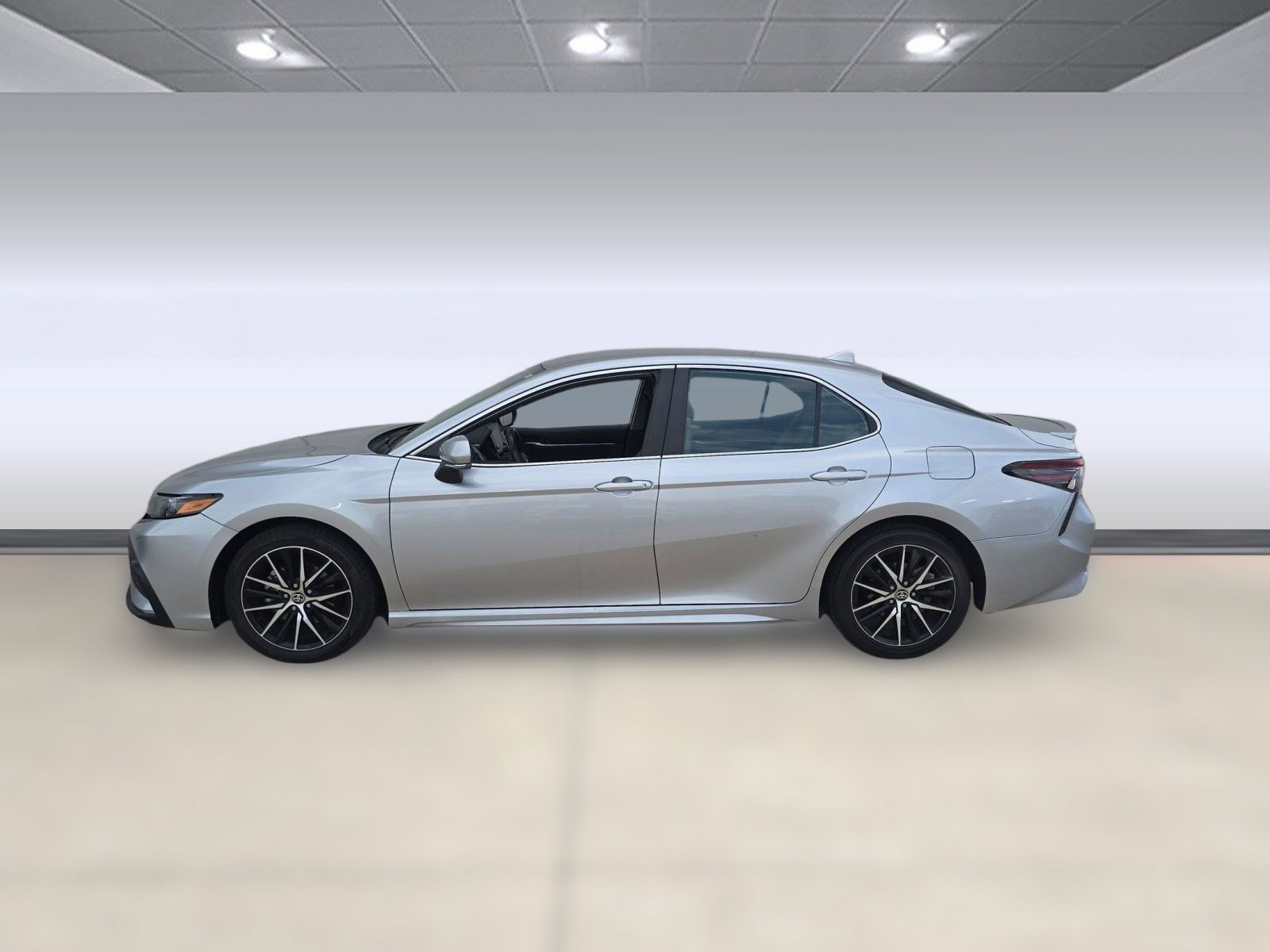 2023 Toyota Camry SE photo 2