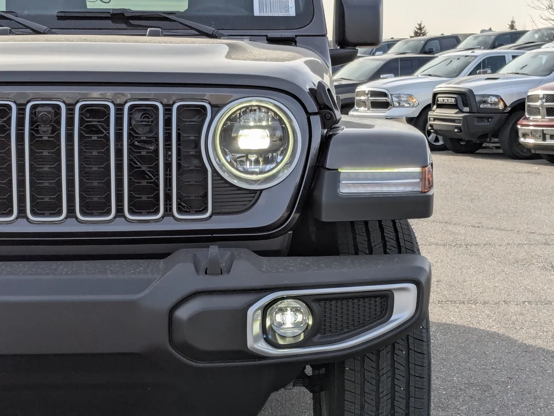 New 2026 Grey Jeep Sahara - - 4x4 - McKinley Leather - Body-Color Top - Alpine Audio - Technology Group & More! image 10