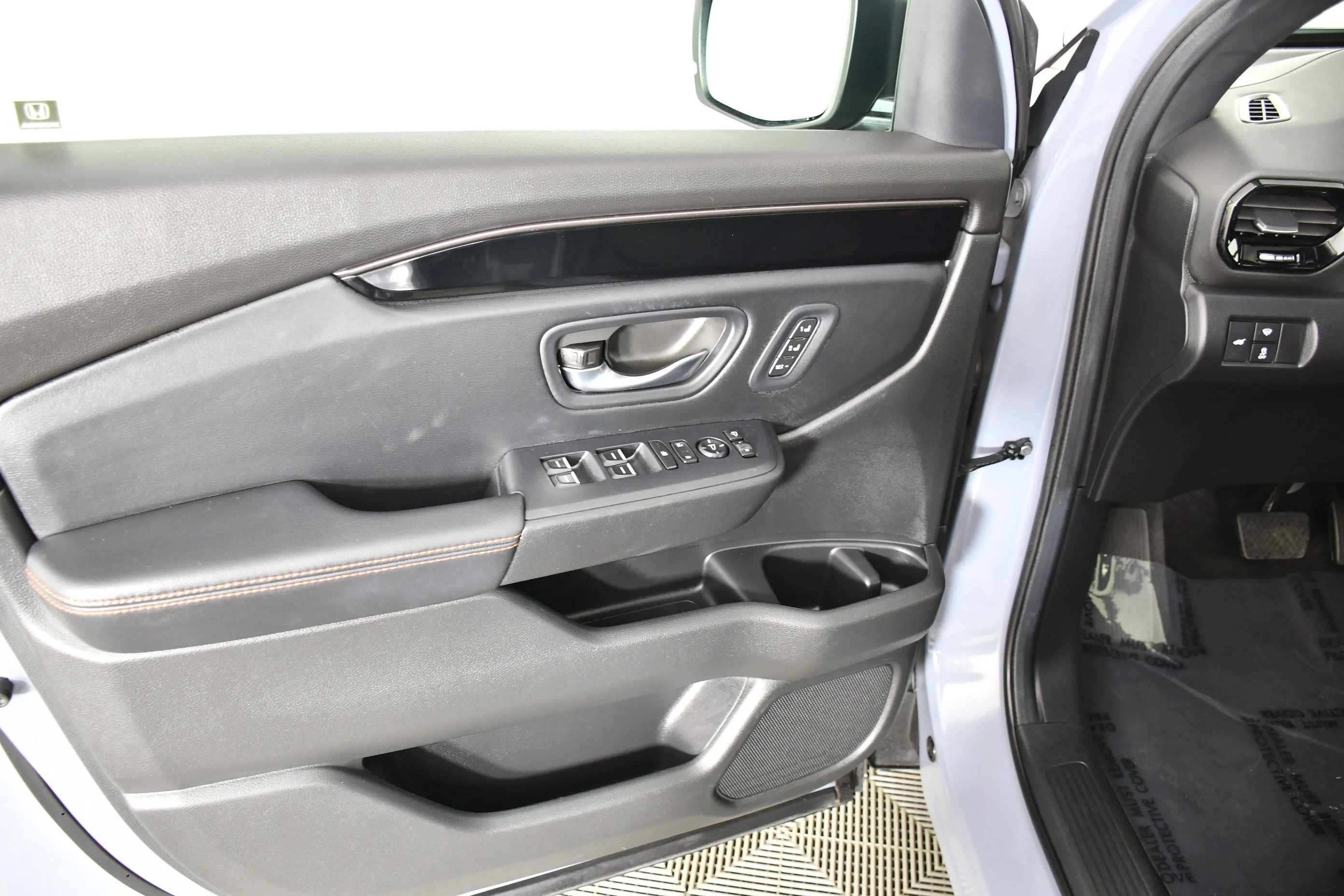 Used 2025 Sonic Gray Pearl Honda TrailSport image 39