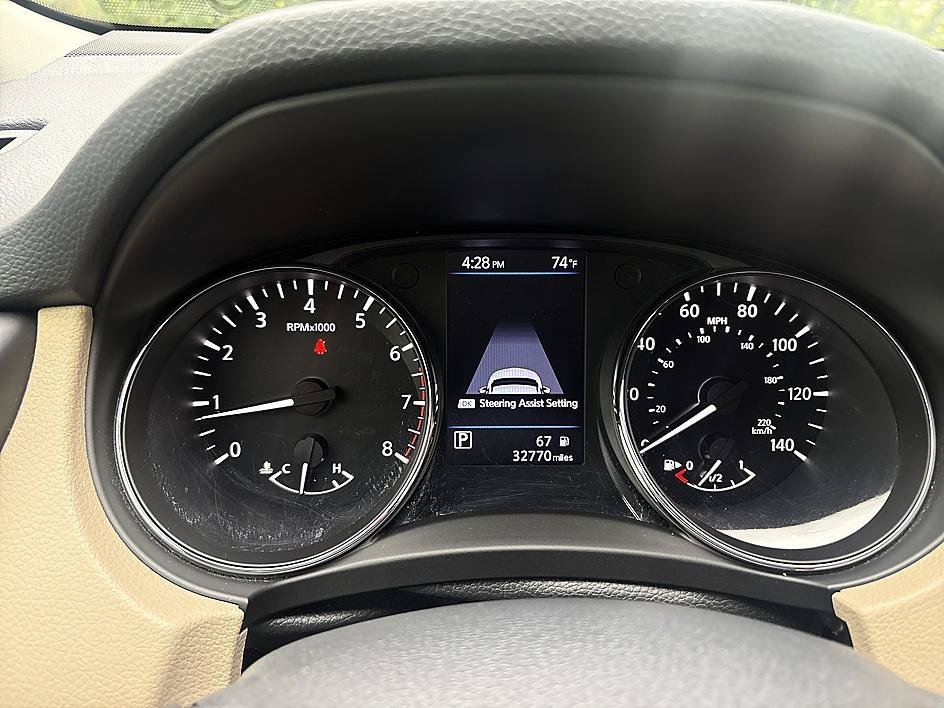 Used 2020 Pearl White Tricoat Nissan SL image 14