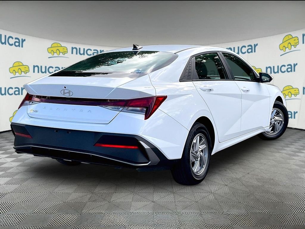 Used 2025 White Hyundai SE image 6