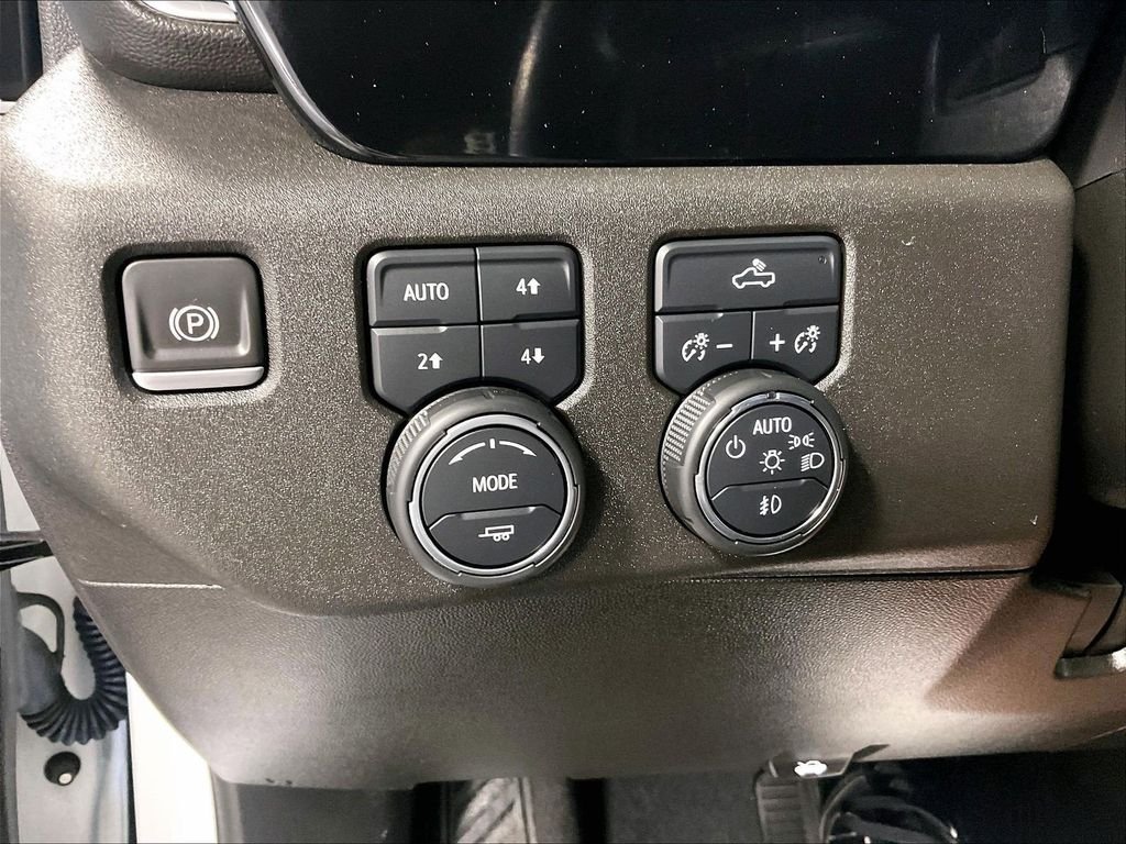 Used 2022 White Chevrolet RST image 25