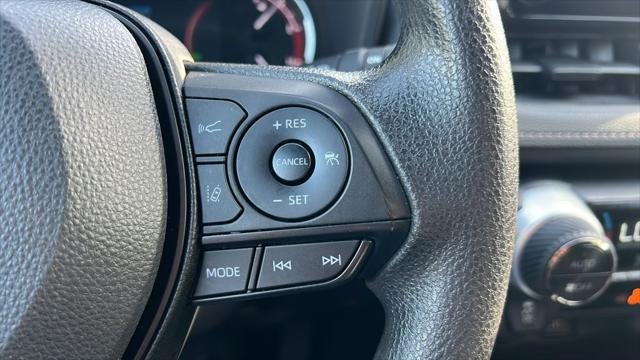 2025 Toyota RAV4 XLE - Photo 21
