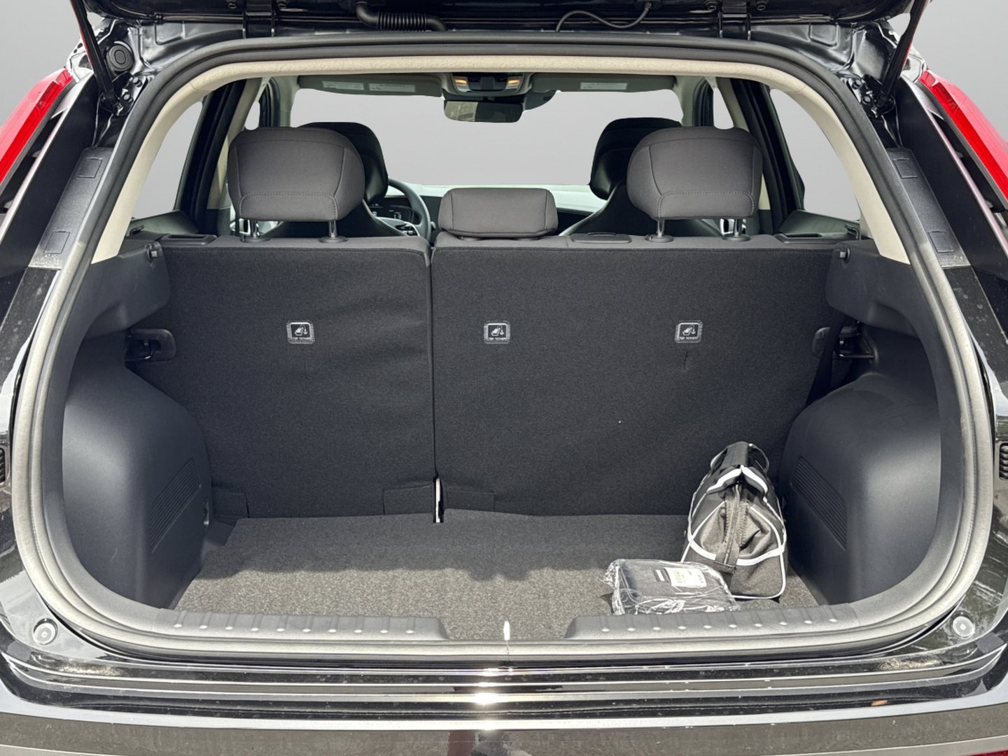 New 2026 Aurora Black Pearl Kia LX image 22