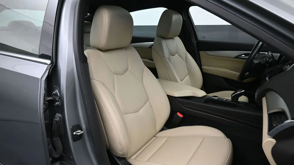Certified Used 2023 Silver Cadillac Luxury image 17