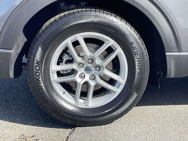 New 2026 Carbonized Gray Metallic Ford Active image 7