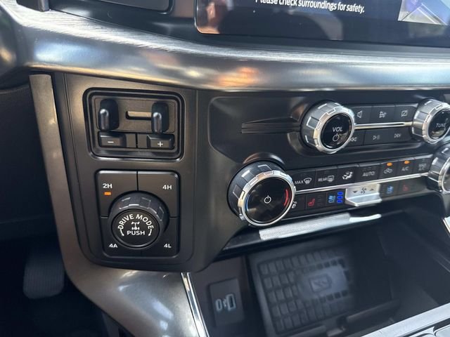 Used 2022 Agate Black Metallic Ford Lariat image 29