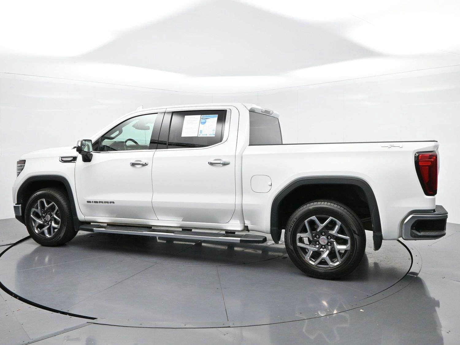 Used 2022 Summit White GMC SLT image 5