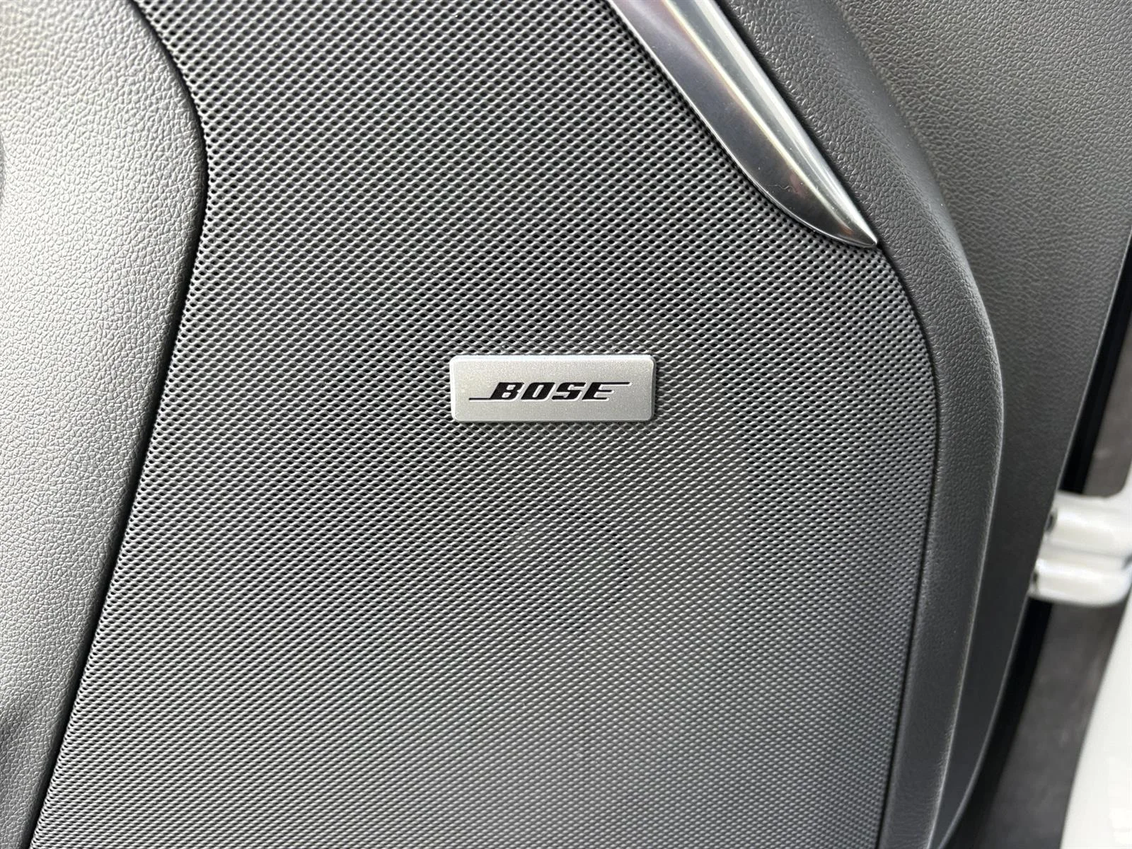 Used 2021 WHITE FROST TRICOAT GMC Denali image 23