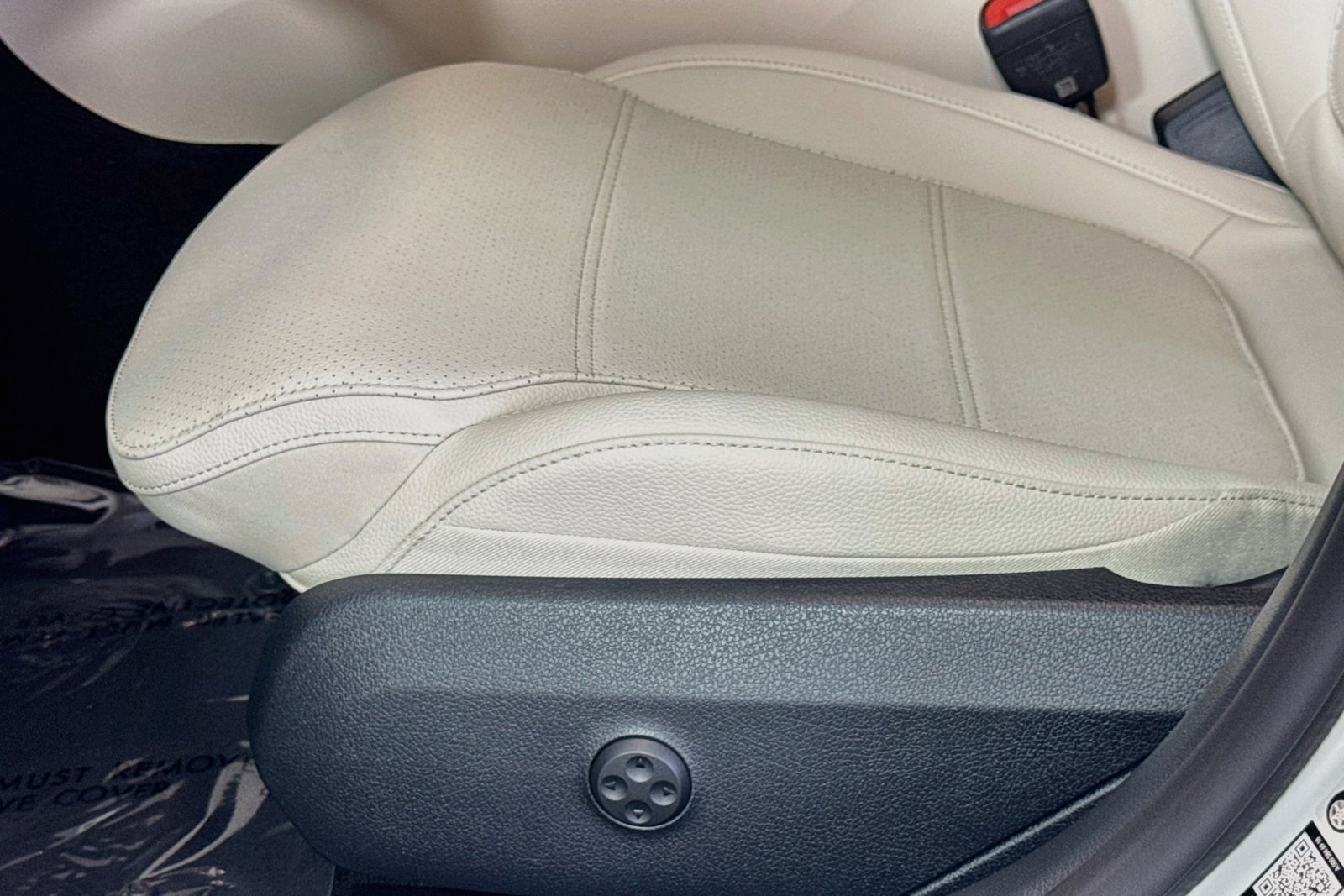 New 2026 Polar White Mercedes-Benz C 300 image 17