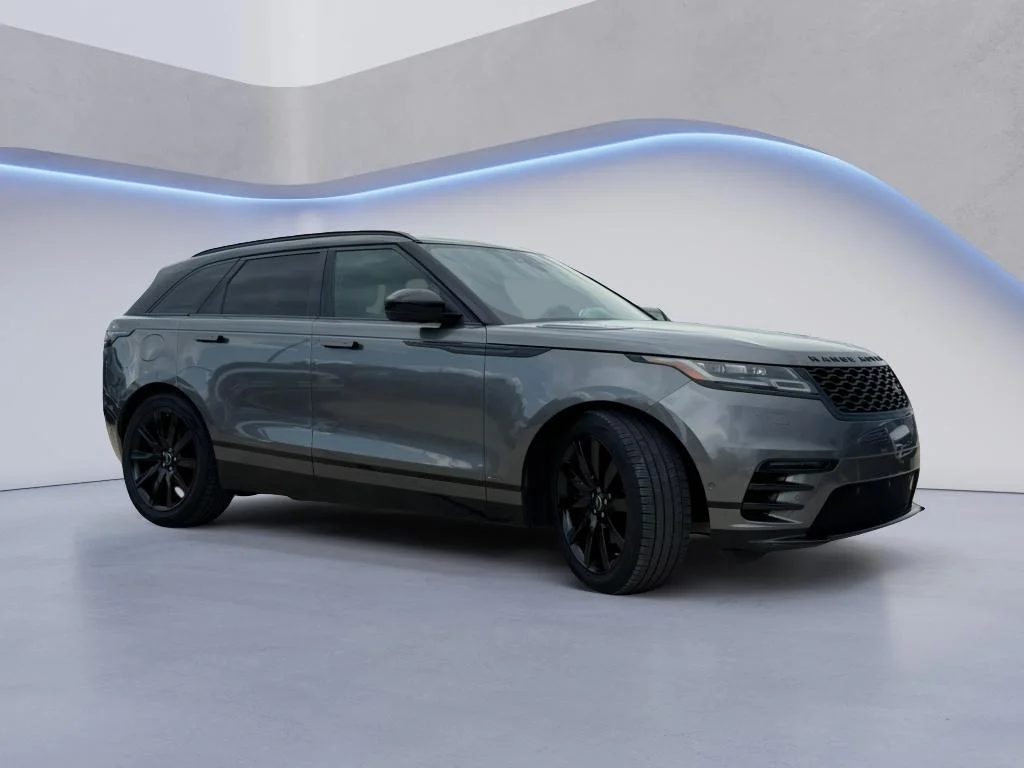 Used 2019 Corris Grey Metallic Land Rover R-Dynamic SE image 8