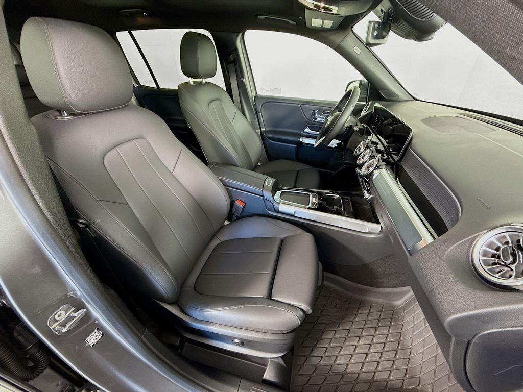 Used 2026 Gray Mercedes-Benz GLB 250 image 29