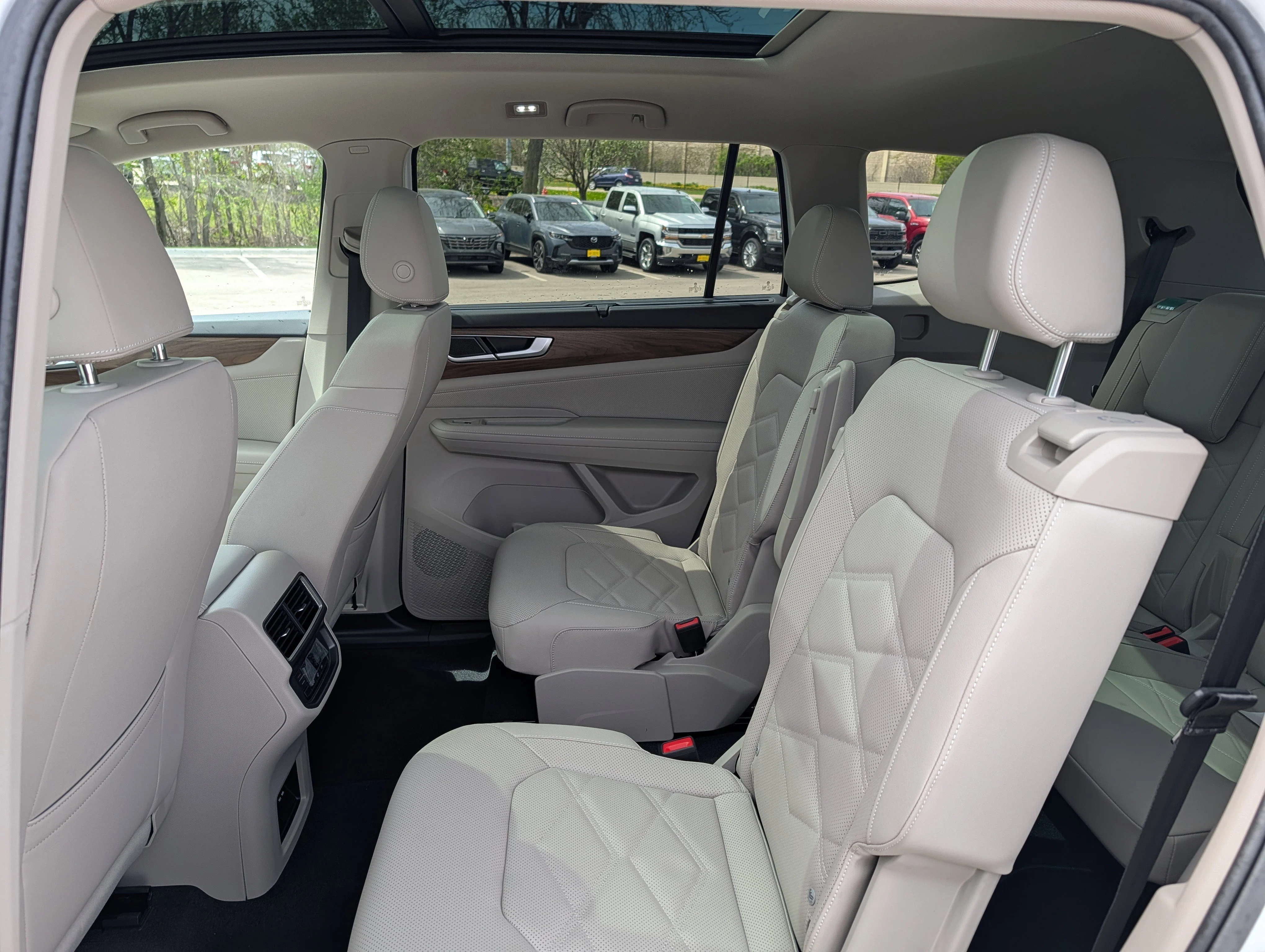 New 2026 Opal White Pearl Volkswagen 2.0T SE w/Technology image 6