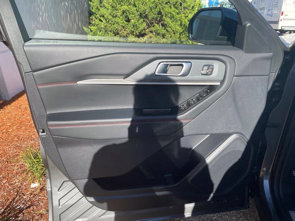 New 2027 CARBONIZED GRAY Ford ST-Line image 11