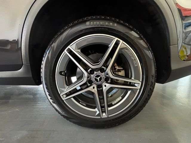 Certified Used 2022 Gray Mercedes-Benz GLC 300 image 17