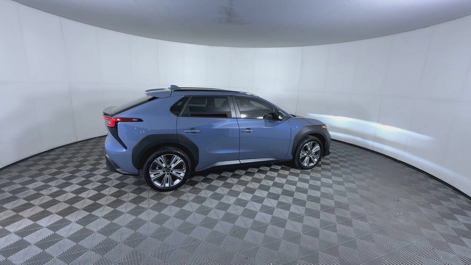 Used 2023 Harbor Mist Gray Pearl Subaru Limited image 9